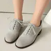 Zapatos Planos Retro Estilo Británico para Mujer Ante Punta Redonda Tacón Grueso Tacón Bajo Cordones Delanteros Brogue Casual Zapatos Planos de Boca Baja para Mujer