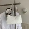 Bolso acolchado con cadena simple y elegante para mujer, nuevo estilo de verano en piel sintética PU, bolso de axila con detalles metálicos, bolso de hombro pequeño