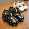 Zapatos de baile para niñas con lunares y encaje, zapatos de charol pequeños para niñas, primavera/verano 2026, zapatos de charol retro de princesa con lazo para niñas, modernos