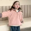 Chaqueta de algodón acolchada con capucha estilo coreano para otoño e invierno de niñas, nueva colección 2026, elegante prenda exterior con mangas florales para niños y bebés