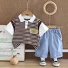 Conjunto de Polo a Rayas Elegante para Niño Pequeño de Manga Corta Nuevo Verano 2025 Ropa Transpirable Delgada para Niños