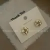 Brincos de esfera de metal estilo frio alta qualidade senso de personalidade brincos temperamento moda simples versátil luxo leve agulha de prata 925 ~