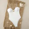 Maiô Peça Única Novo Estilo Europeu e Americano para Mulheres, Sexy e Estiloso, com Alças, Cor Sólida, Simples, Modelagem Justa, Costas Abertas, Moda Praia Transfronteiriça da Amazon