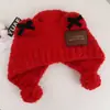 Chapéu de pelúcia fofo com orelhas de urso e laço duplo estilo celebridade para mulheres, chapéu de tricô quente para cobrir as orelhas estilo coreano para outono e inverno que faz o rosto parecer menor