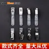 Fabricante original de tarjeteros y clips al por mayor, múltiples estilos de clips metálicos disponibles, fuerza de sujeción mejorada, clips de alfiler con patrón de cordón