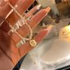 Collar de perlas retro francés para mujer, nuevo diseño de alta gama, cadena de clavícula con nicho, elegante estilo de celebridad.