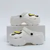 Zapatos ligeros de tacón alto perforados para usar al aire libre, cómodos y lindos, estilo casual de verano popular para mujeres, parejas y enfermeras