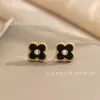 Brincos de Trevo de Quatro Folhas com Diamantes em Aço Titânio Hot-Selling, Não Desbotam, Novo Estilo, Versáteis, Tendência, Mãe de Pérola, L para Mulheres