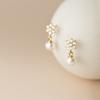 Nalan Plata S925 Diamante Flor de Seis Pétalos Concha Sintética Colgantes Aretes Aretes Simples Elegantes para Mujer M00988