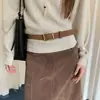 Cinturón de felpa gamuzada estilo Maillard con hebilla metálica para mujer Otoño/Invierno 2026 cinturón de cuero decorativo con jeans moderno