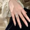 Set de Lujo Ligero de Alta Gama con Pendientes y Anillos de Estrella y Luna Incrustados de Diamantes, Moderno y Versátil, Elegante Set en un Estilo de Lujo Ligero