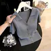 Nuevo Top de Punto Gris Casual Elegante de Manga Corta con Cuello en V para Mujer Moda para Ir al Trabajo Delgado
