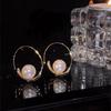 Pendientes de perla sencillos, modernos, atmosféricos, combinables, elegantes, de alta gama, con forma de círculo, para mujer, de lujo, con luz francesa.