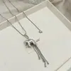 Colar de Metal Personalizado Pônei Flor para Mulheres 2026 Novo Estilo Design Único de Nicho Corrente para Clavícula Corrente Longa para Suéter