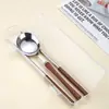 Juego de Palillos y Cuchara Retro de Madera Maciza 304 de Acero Inoxidable Portátil, Vajilla de Madera de Ala de Pollo para el Hogar de Alto Valor Estético