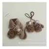 Bolsa de Dibujos Animados de Invierno para Niños Forrada de Felpa para Dedos Espesa Guantes y Bufanda Calentadores de Cuello para Niños y Niñas Guantes Resistentes al Frío para Exteriores