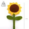 El ramo gigante de rosas rojas tejido a mano es un regalo creativo para el Día de la Mujer, adecuado para niñas, mejores amigas y madres
