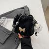Bolsos Pequeños Populares para Mujeres de Este Año, Nuevos Bolsos de Hombro de Moda para Primavera y Verano, Bolsos de Cubo Cruzados Versátiles con Cadena