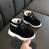 Botas Martin para meninos, com forro espesso de algodão e fleece para aquecimento, estilo vintage, botas Martin versáteis, item popular de comércio exterior, novo modelo de inverno para crianças pequenas
