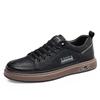 Sapatos Casuais Masculinos de Couro Novo Estilo Transfronteiriços, Tênis Versáteis de Alta Qualidade da Moda Coreana, Sapatos Brancos Retrô de Couro Genuíno