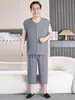 Conjunto de ropa de casa de verano para personas de mediana edad y mayores, de algodón y seda, sin mangas y con pantalones de tres cuartos, pijama holgado y cómodo para papá, se puede usar en exteriores, para hombres