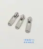Cabeça de zíper de fábrica em estoque Não. 3 Não. 5 Não. Bolsa com zíper e puxador inferior de metal prateado brilhante com 8 pérolas