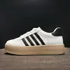 Zapatillas transpirables de malla con suela gruesa para mujer, nueva colección primavera/verano 2026, versátiles zapatillas de entrenamiento alemanas, calzado deportivo y casual que aumenta la altura para mujer