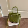 Bolsa de ombro altamente estilosa e espaçosa, portátil e versátil para sair, bolsa de axila feminina 2026, bolsa tote simples e elegante para o dia a dia