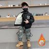 Conjunto de Baseball Camuflado para Meninos Outono e Inverno 2022 Roupa Infantil Moda Legal Conjunto de Duas Peças de Veludo Casaco Grosso Lindo e Despojado para Meninos