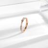 Anillo de Acero de Titanio con Seis Diamantes y Concha Blanca Estilo Japonés y Coreano Simple Elegante Diseño de Nicho para Mujer Anillo con Sentido Avanzado Joyería Versátil para Celebridades de Internet