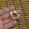 Anillo de defensa personal EDC con forma de oreja de gato y ventana rota, botón de un solo dedo, productos para exteriores para hombres y mujeres, anti-lobo y tigre.
