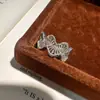 Anillo de Encaje Vintage Estilo Francés para Mujer, Lujo Ligero Retro, Elegante y Hermoso, Anillo Ajustable, Anillo de Dedo Versátil y Elegante