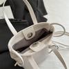 Bolsas de Designer de Nicho para Mulheres 2026 Nova Bolsa Versátil Pequena Quadrada Bolsa de Celular de Verão Atacado