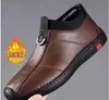 Sapatos para Homens Novos Sapatos Casuais de Couro com Solado Macio Quentes com Veludo Alto Estilo Pai Sapatos Masculinos Simples e Modernos Atacado
