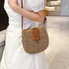 Bolso Pequeño de Moda Primavera para Mujer 2026 Nuevo Elegante Versátil Simple Bolso de Hombro para Niñas Trendy Tejido de Paja Bolso para Teléfono
