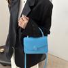 Primavera 2025 Nuevo Bolso de Hombro Simple Popular Estilo Coreano Color Sólido Estilo Occidental Simple Bolso Cuadrado Pequeño Artístico para Mujer