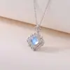 Yuebao Joyería Aguamarina Plata de Ley S925 Estilo Retro Incrustado Diamante Estilo Corona Versátil Estilo para Ir al Trabajo Ruyi Rombo Colgante para Mujer