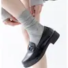 Calcetines grises para mujer, adecuados para primavera y otoño, finos y transpirables, con diseño de volantes, absorben el sudor y resisten los olores, perfectos para combinar con zapatos pequeños de cuero, hechos de algodón puro, longitud hasta la mitad de la pantorrilla