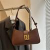 Bolso de Hombro con Cadena para Mujer, Textura de Alta Calidad, Nuevo de Moda Otoño e Invierno 2026, Versátil, Tendencia, Bolso Cruzado, Estilo de Nicho