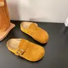 Versão em Couro~Chinelos Birkenstock de Solado Grosso, Novo Modelo para a Primavera de 2026, Muito Estiloso, Amarelo, com Aumento de Altura Escondido, Meio Chinelos Fechados na Ponta