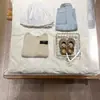 NYPP Corea del Sur Ropa Infantil Primavera y Verano Nuevo Estilo Coreano Pola Conjunto de Tres Piezas para Niñas de Punto Manga Corta Pantalones Vaqueros de Pierna Ancha 'Cortina de Culo'
