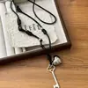 Colar com Pingente Chave do Amor para Blogueira Feminina Design Único de Nicho Senso de Personalidade Corrente para Suéter Versátil Corrente para Suéter