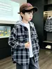 Camisa de cuadros con capucha para niños, chaqueta holgada estilo coreano para primavera y otoño, top de manga larga moderno y genial para niños mayores, ropa de otoño