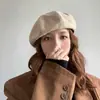 Boina feminina 2026 novo estilo coreano moda versátil cor de café chapéu octogonal que faz o rosto parecer menor, chapéu de abóbora de pintor para outono e inverno