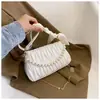 Bolso de mano de perlas con diseño de nicho estilo coreano para mujer, elegante y versátil, con cadena plisada para hombro y bandolera, moderno