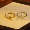 Anel em aço inoxidável banhado a ouro 18K, anel aberto ajustável de aço titânio com cruz, acessório de mão simples feminino transfronteiriço