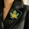 Broche de Liga de Zinco com Strass e Gotejamento de Óleo Floral Versátil para Moda, Comutador, Feminino, Anti-Exposição, Pino de Acessório para Terno Fabricante em Estoque