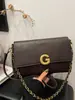 Bolsas de Luxo e Estilosas para Mulheres Outono e Inverno 2025 Nova Bolsa de Ombro com Corrente Moda Nicho Versátil Diagonal Pequena Quadrada