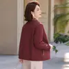 Abrigo corto de primavera y otoño para madres de mediana edad y mayores, top casual nuevo para mujer de talla grande, chaqueta holgada y adelgazante, grueso