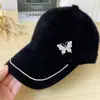 Gorra de béisbol estilo coreano para mujer para otoño e invierno, gorra cálida de pico de pato con adornos de diamantes y pedrería, sombrero grueso de felpa moderno para mujer